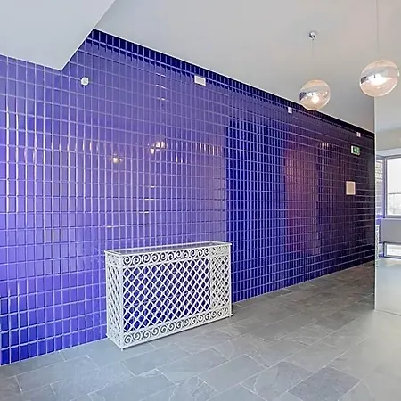 Liiiving In Bright Light